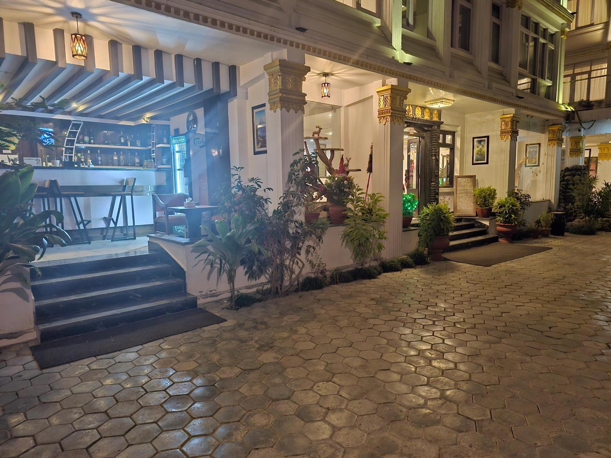 Durbar Hotel & Residence Катманду Экстерьер фото
