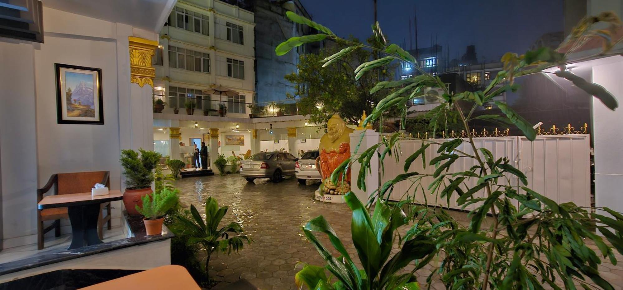 Durbar Hotel & Residence Катманду Экстерьер фото